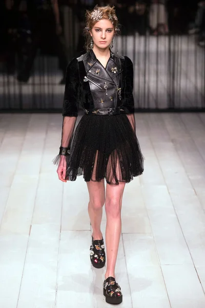 Look 28